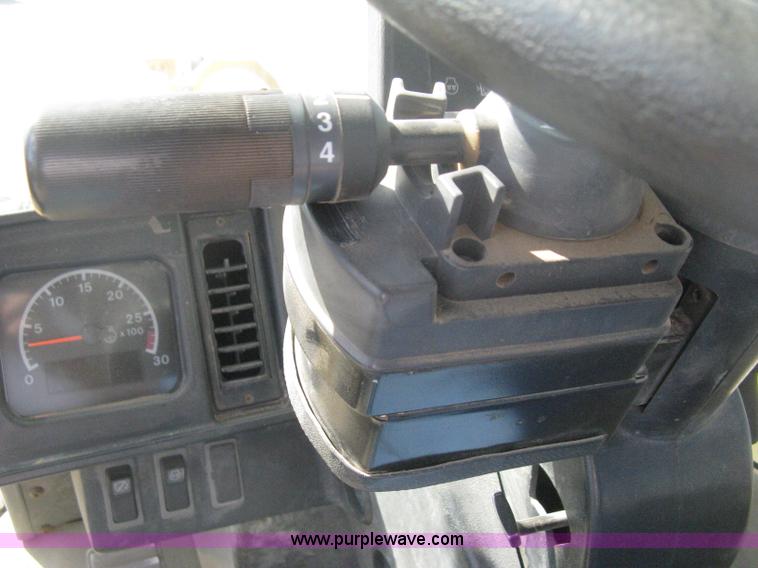 image for item H6339 1999 Caterpillar 950G wheel loader