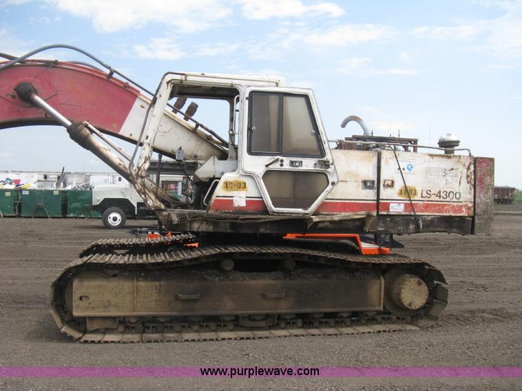 image for item H6470 1987 Link-Belt LS4300C Series II excavator