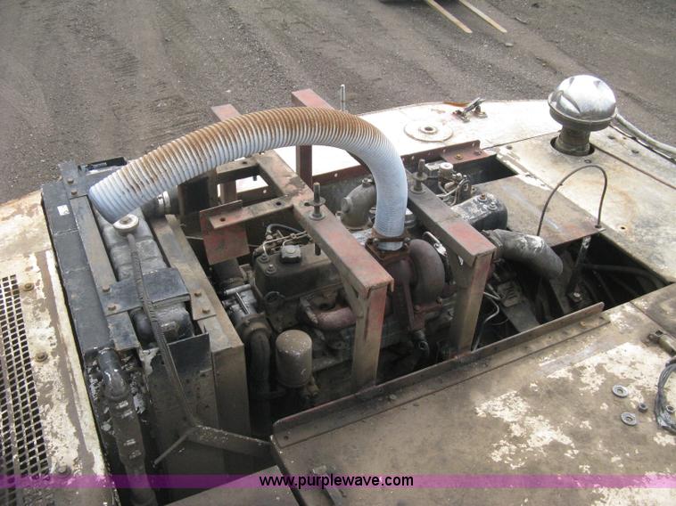 image for item H6470 1987 Link-Belt LS4300C Series II excavator