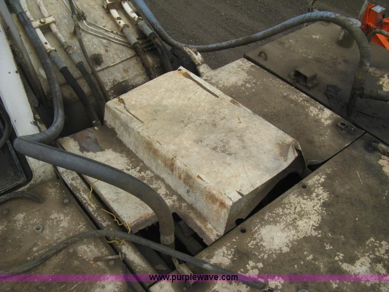 image for item H6470 1987 Link-Belt LS4300C Series II excavator