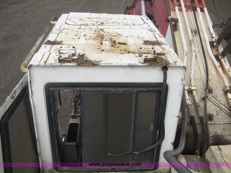 image for item H6470 1987 Link-Belt LS4300C Series II excavator