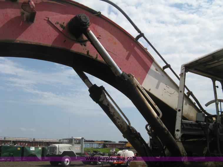 image for item H6470 1987 Link-Belt LS4300C Series II excavator