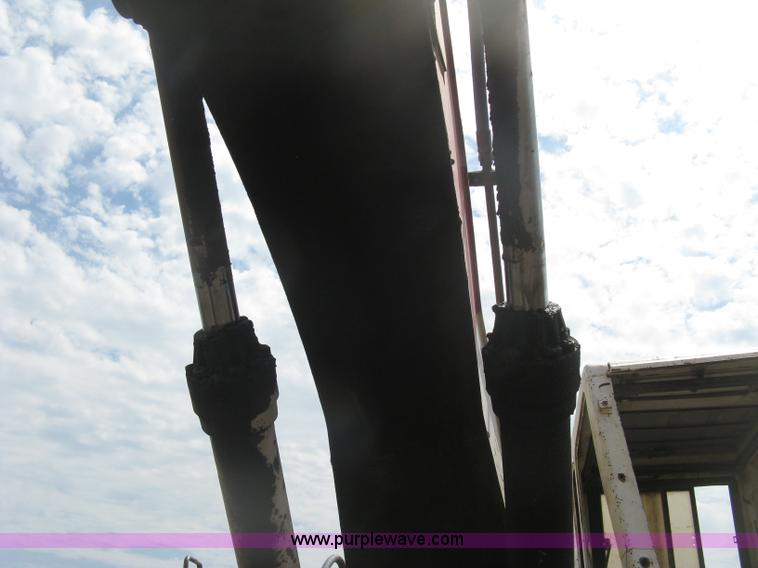 image for item H6470 1987 Link-Belt LS4300C Series II excavator