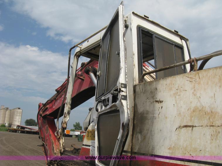 image for item H6470 1987 Link-Belt LS4300C Series II excavator