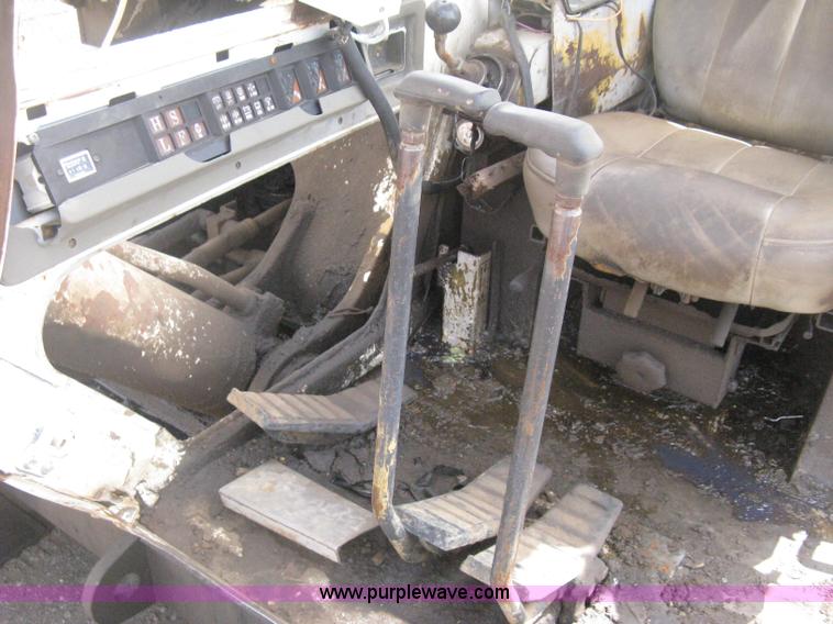 image for item H6470 1987 Link-Belt LS4300C Series II excavator