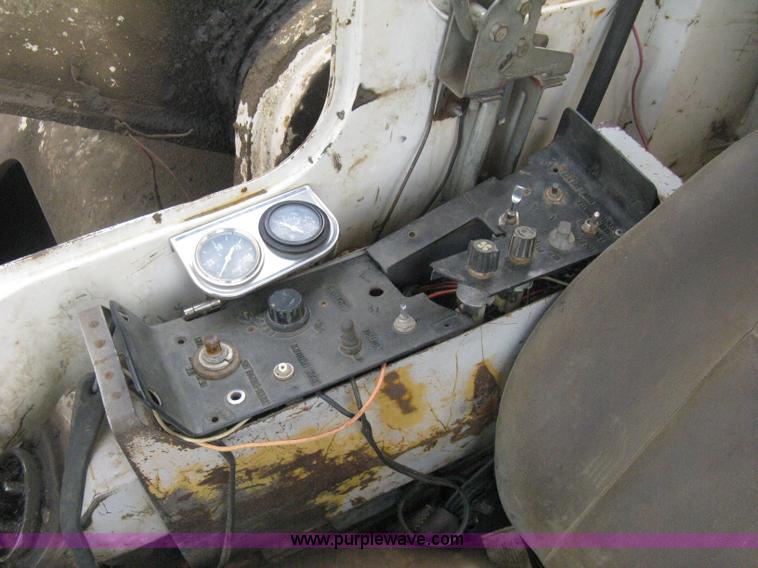 image for item H6470 1987 Link-Belt LS4300C Series II excavator