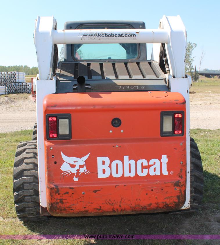 image for item H6755 2007 Bobcat S330 skid steer