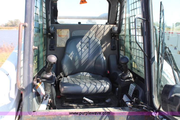 image for item H6755 2007 Bobcat S330 skid steer