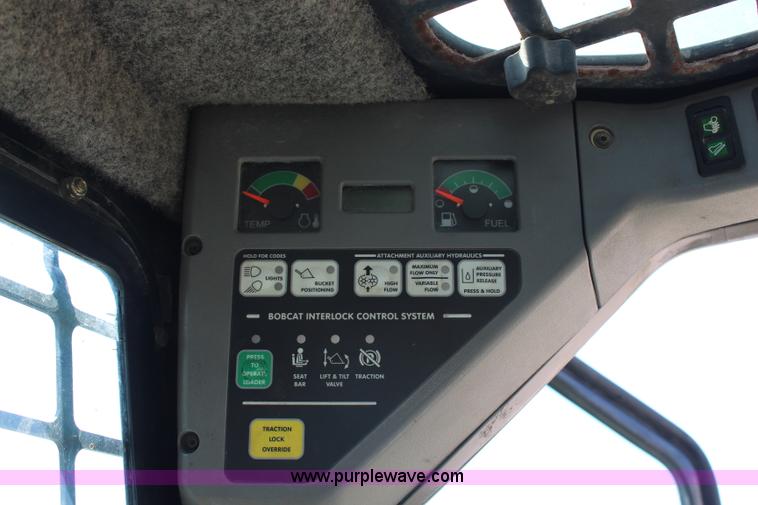 image for item H6755 2007 Bobcat S330 skid steer