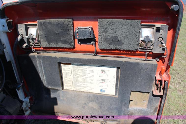 image for item H6755 2007 Bobcat S330 skid steer