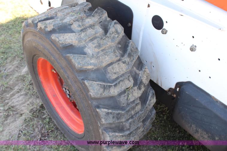 image for item H6755 2007 Bobcat S330 skid steer