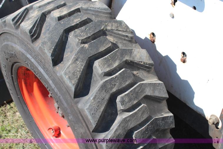 image for item H6755 2007 Bobcat S330 skid steer