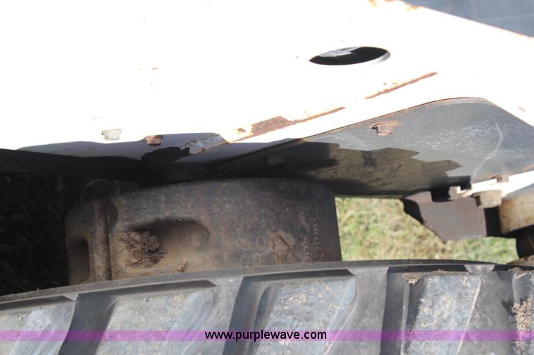 image for item H6755 2007 Bobcat S330 skid steer