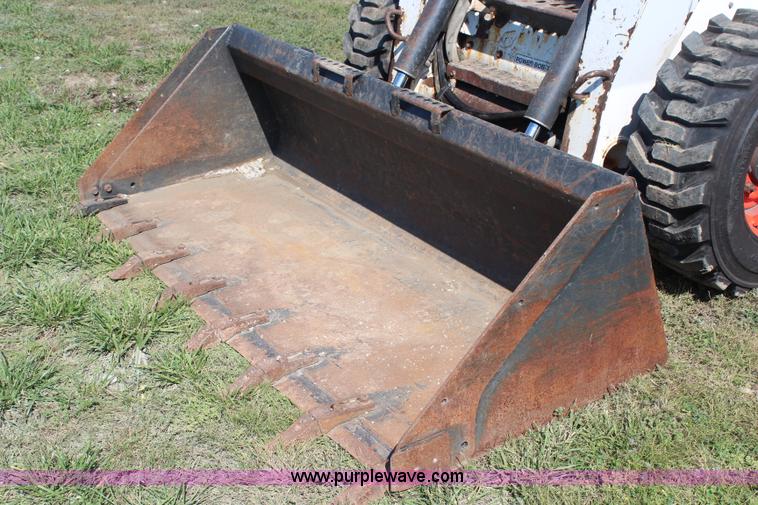 image for item H6755 2007 Bobcat S330 skid steer