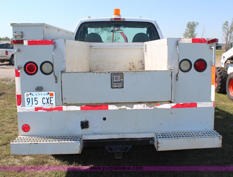 image for item H6756 2005 Ford F250 Super Duty XL service truck