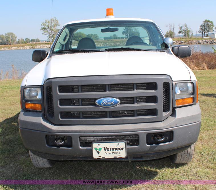image for item H6756 2005 Ford F250 Super Duty XL service truck