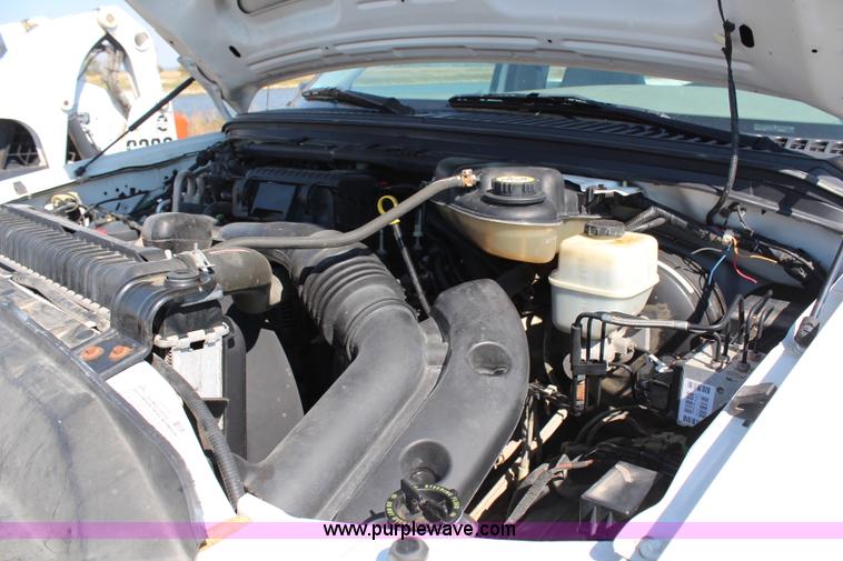 image for item H6756 2005 Ford F250 Super Duty XL service truck