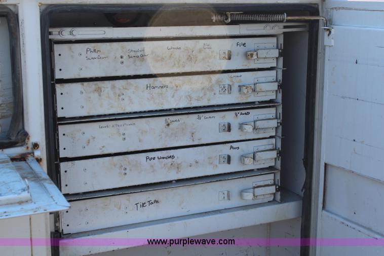 image for item H6756 2005 Ford F250 Super Duty XL service truck