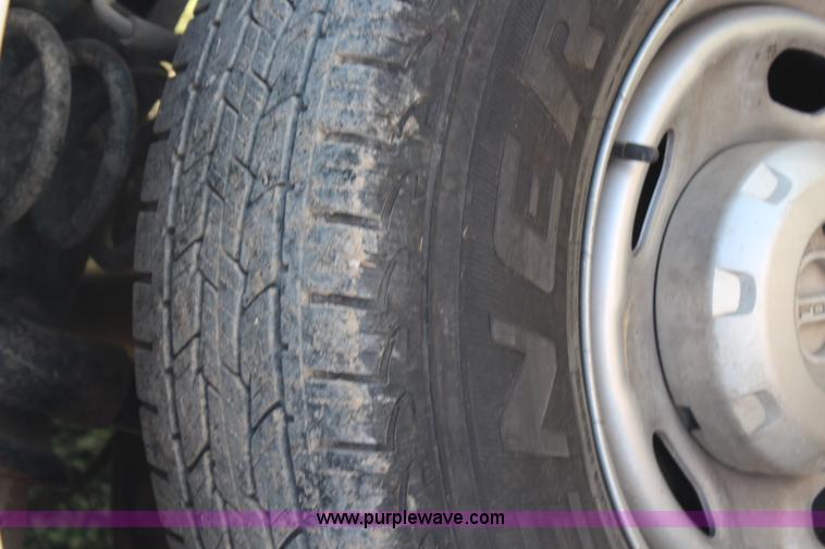 image for item H6756 2005 Ford F250 Super Duty XL service truck