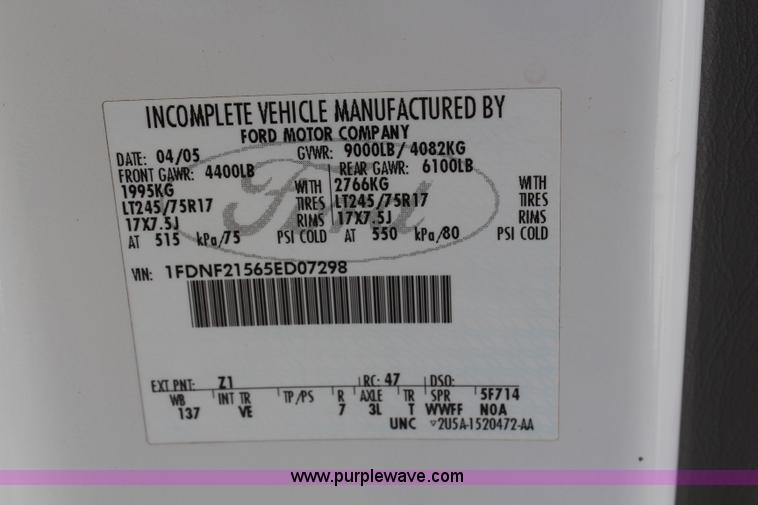 image for item H6756 2005 Ford F250 Super Duty XL service truck