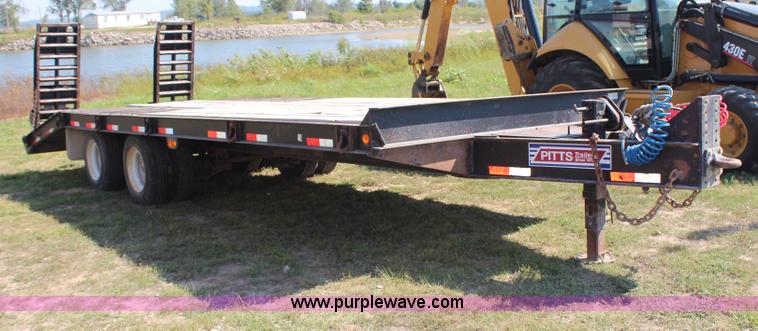 image for item H6758 2006 Pitts trailer