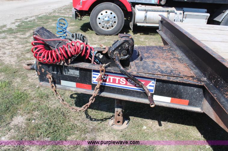 image for item H6758 2006 Pitts trailer