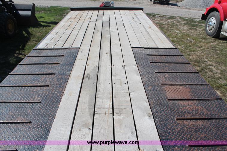 image for item H6758 2006 Pitts trailer