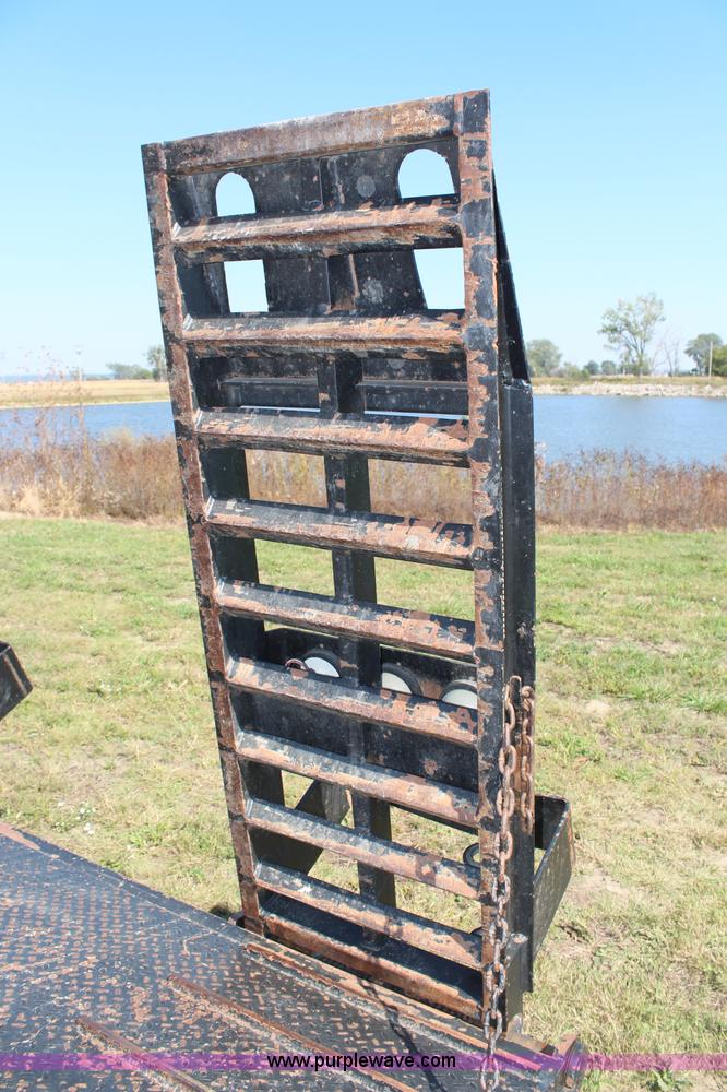 image for item H6758 2006 Pitts trailer