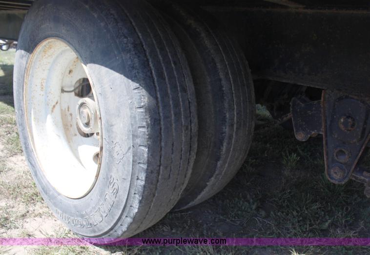 image for item H6758 2006 Pitts trailer