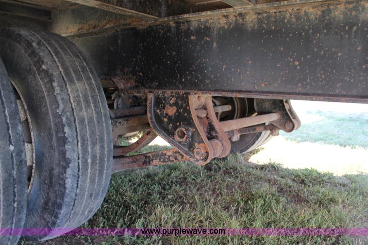 image for item H6758 2006 Pitts trailer