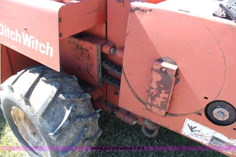 image for item H6783 1993 Ditch Witch 5110DD trencher