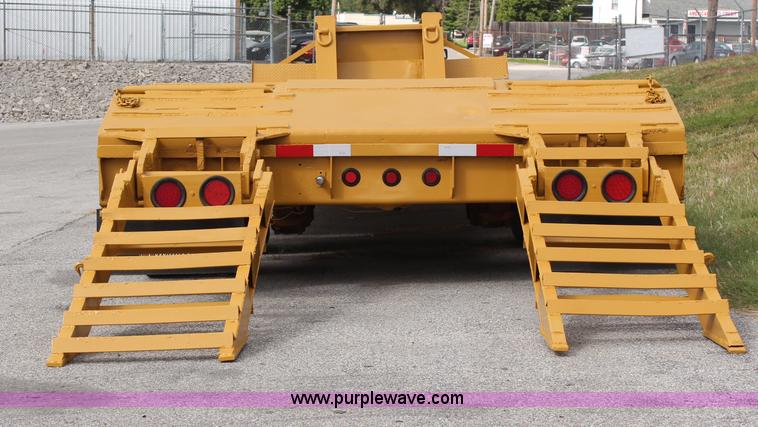 image for item H6852 1975 Fruehauf C25L-J2 lowboy trailer