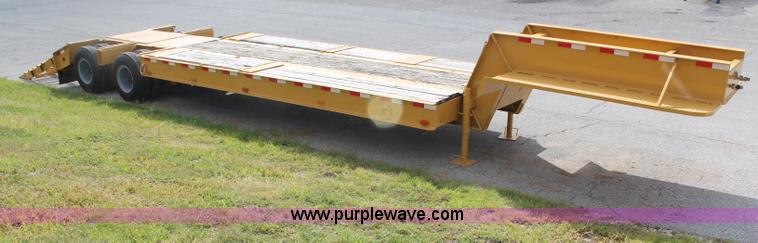 image for item H6852 1975 Fruehauf C25L-J2 lowboy trailer