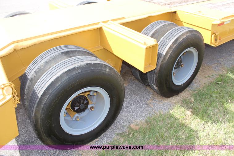 image for item H6852 1975 Fruehauf C25L-J2 lowboy trailer