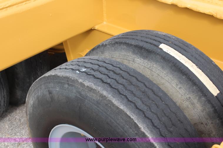 image for item H6852 1975 Fruehauf C25L-J2 lowboy trailer