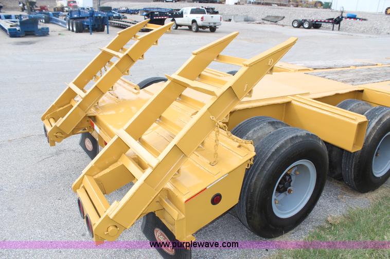 image for item H6852 1975 Fruehauf C25L-J2 lowboy trailer