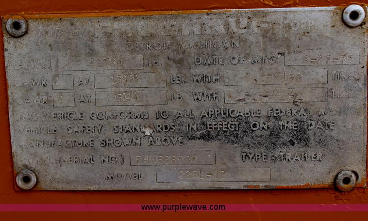 image for item H6852 1975 Fruehauf C25L-J2 lowboy trailer