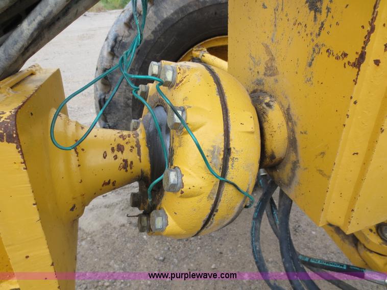 image for item H9851 2002 John Deere 770CH Series II motor grader