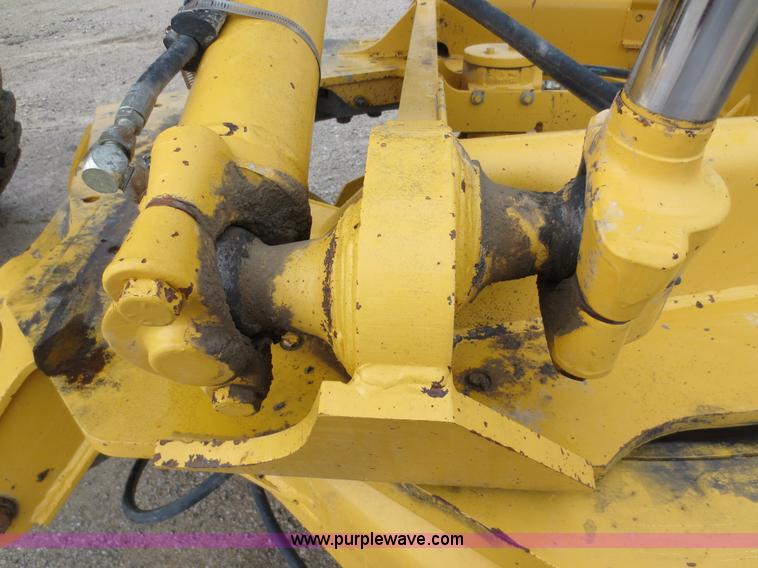 image for item H9851 2002 John Deere 770CH Series II motor grader