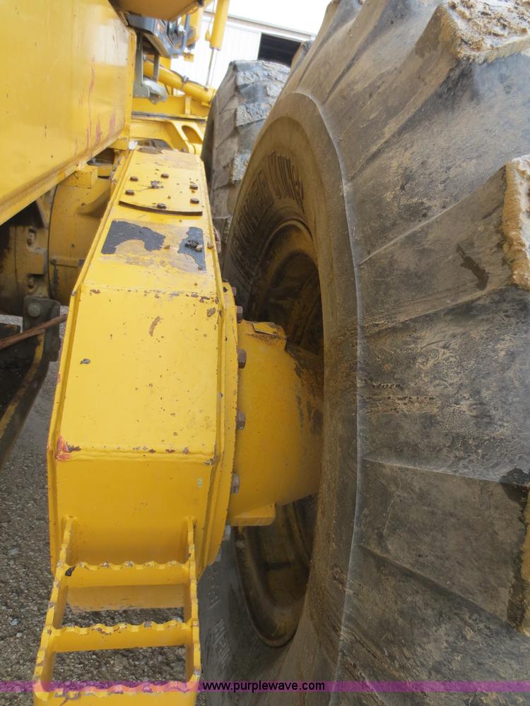 image for item H9851 2002 John Deere 770CH Series II motor grader