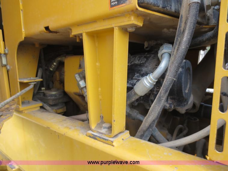 image for item H9851 2002 John Deere 770CH Series II motor grader