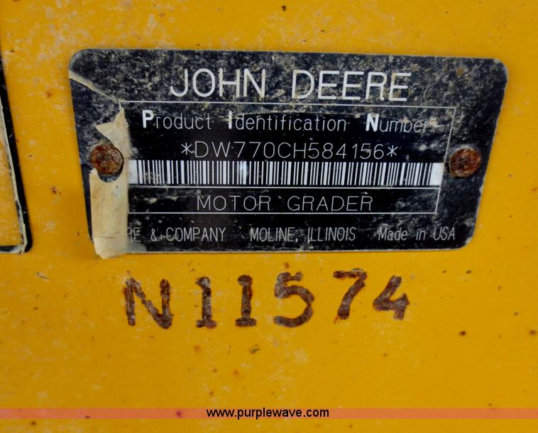 image for item H9851 2002 John Deere 770CH Series II motor grader
