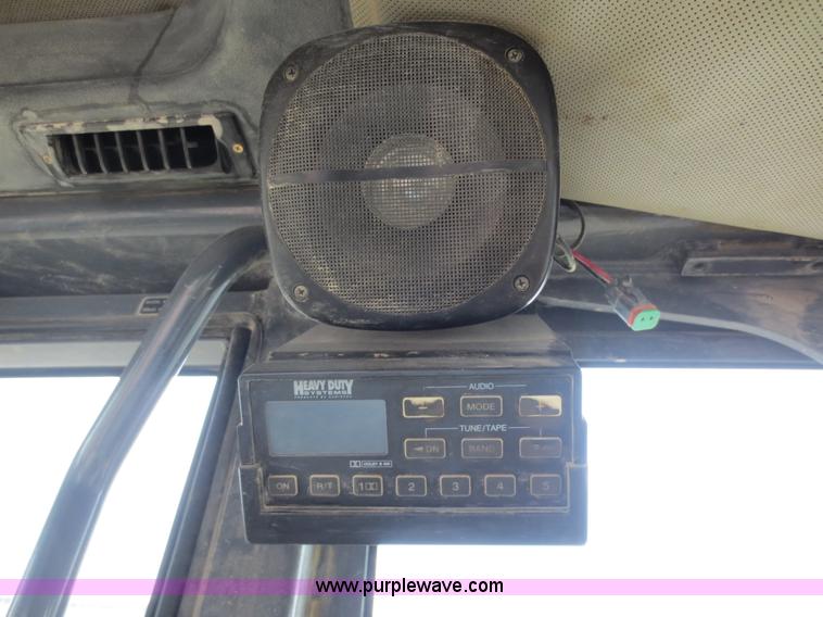 image for item H9851 2002 John Deere 770CH Series II motor grader