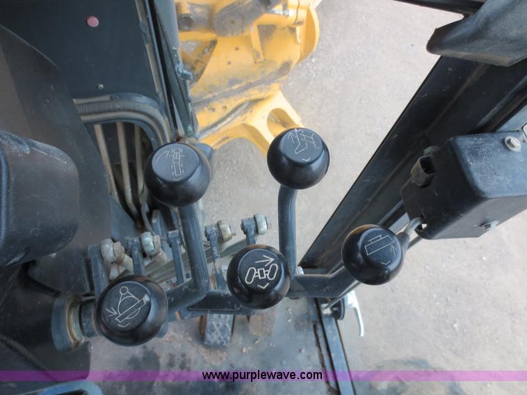 image for item H9851 2002 John Deere 770CH Series II motor grader