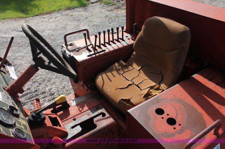 image for item I7933 1997 Ditch Witch 7610DD trencher cable plow