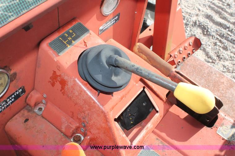 image for item I7933 1997 Ditch Witch 7610DD trencher cable plow