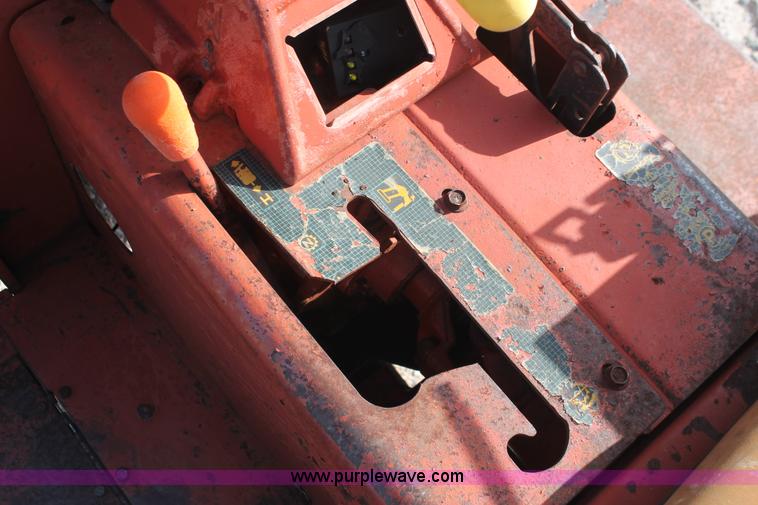 image for item I7933 1997 Ditch Witch 7610DD trencher cable plow