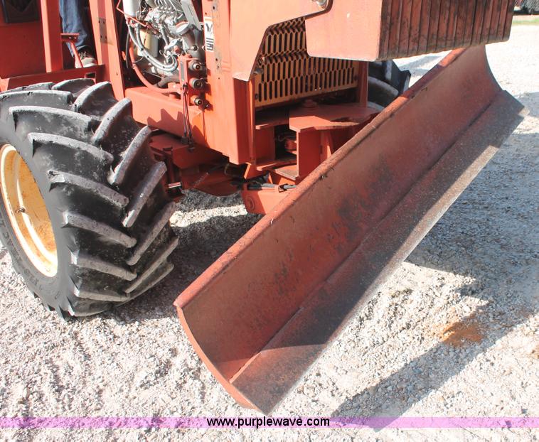 image for item I7933 1997 Ditch Witch 7610DD trencher cable plow
