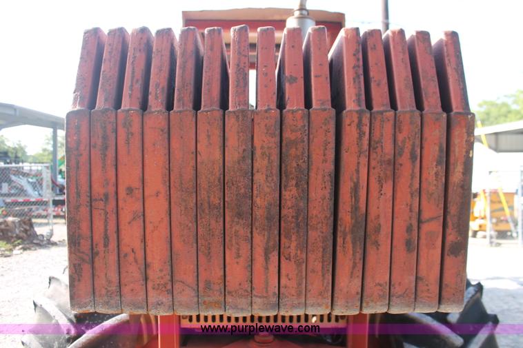 image for item I7933 1997 Ditch Witch 7610DD trencher cable plow