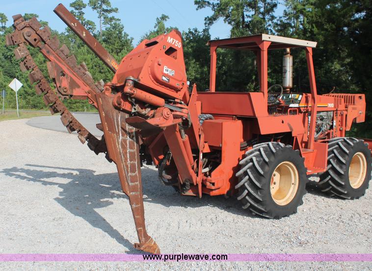 image for item I7933 1997 Ditch Witch 7610DD trencher cable plow